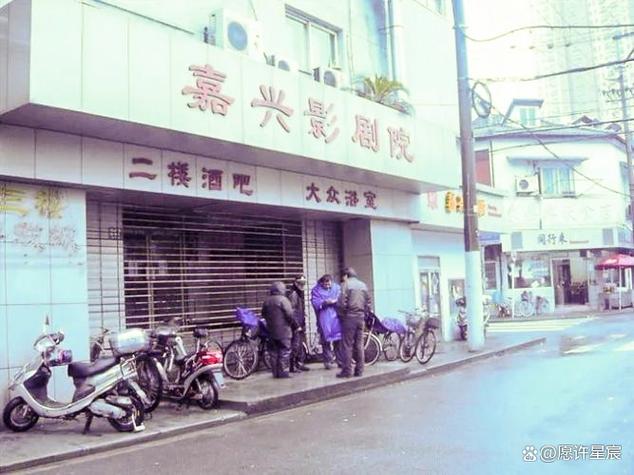 黑丝av在线观看的相关介绍