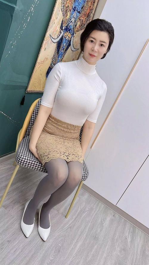 超淫少妇喷水av的相关介绍
