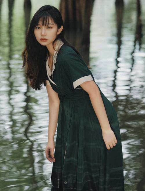 女性分泌物是黄色的是怎么回事的相关介绍