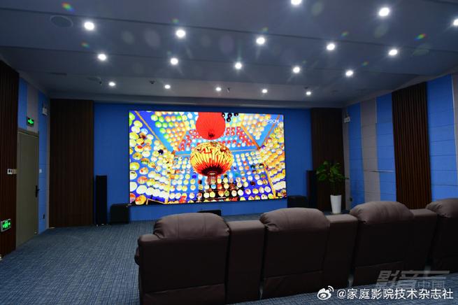 被按摩师抚摸的高清的相关介绍