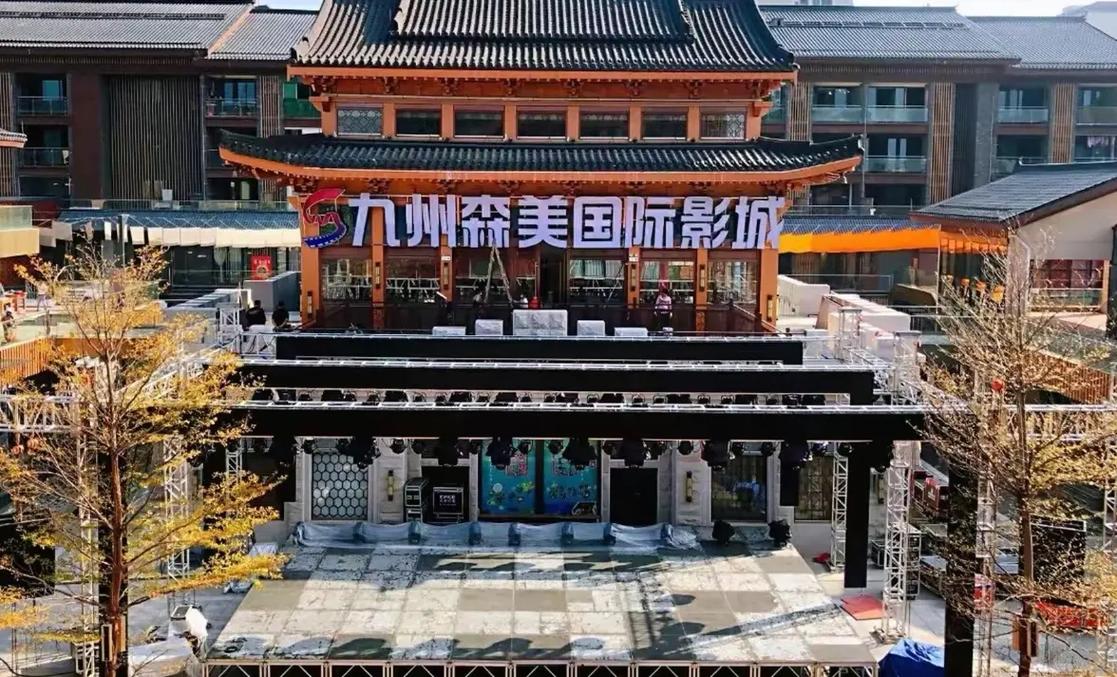 一边亲一边摸一边脱一边免费的相关介绍