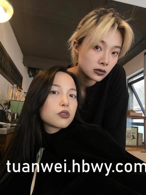我的巨乳秘书的相关介绍