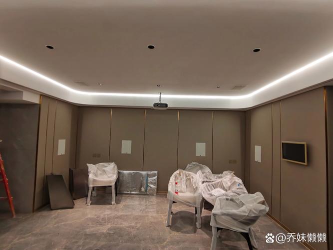 欧美在线成人一区二区的相关介绍