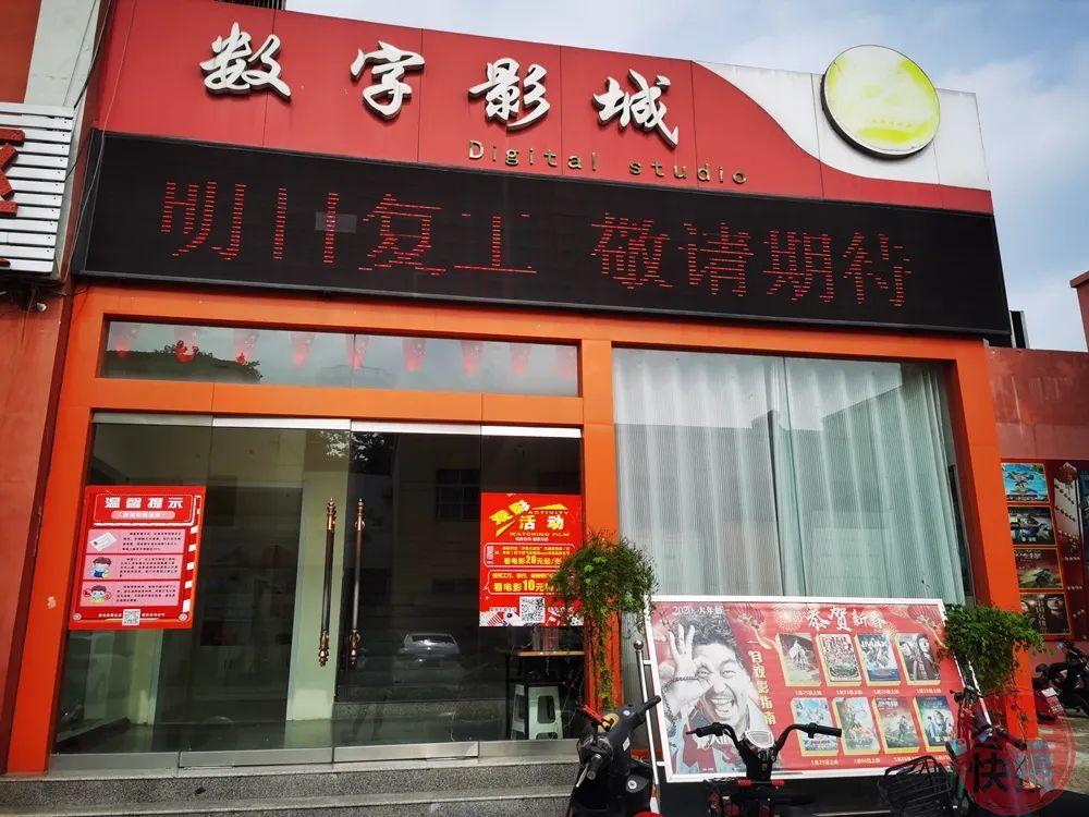 一边亲下面一边摸的相关介绍