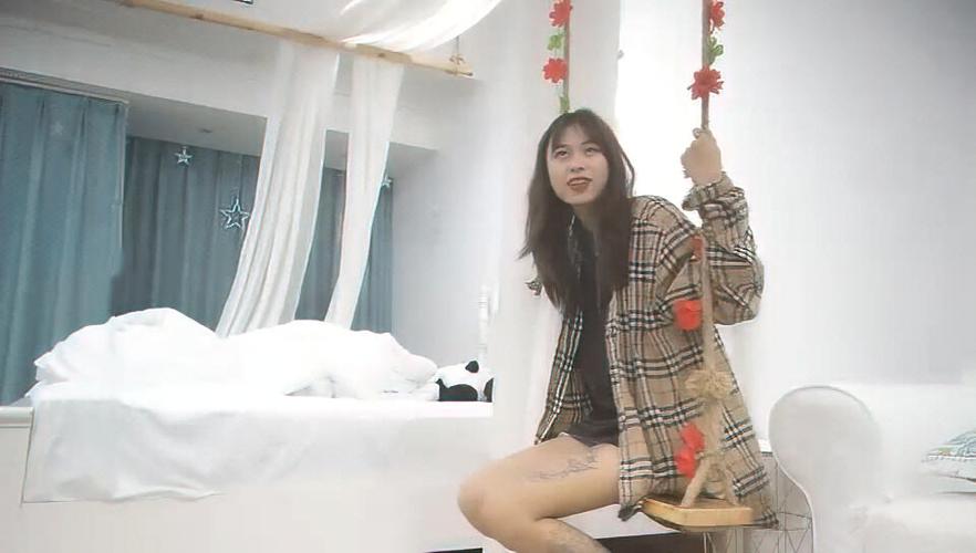 18禁美女在线网站的相关介绍