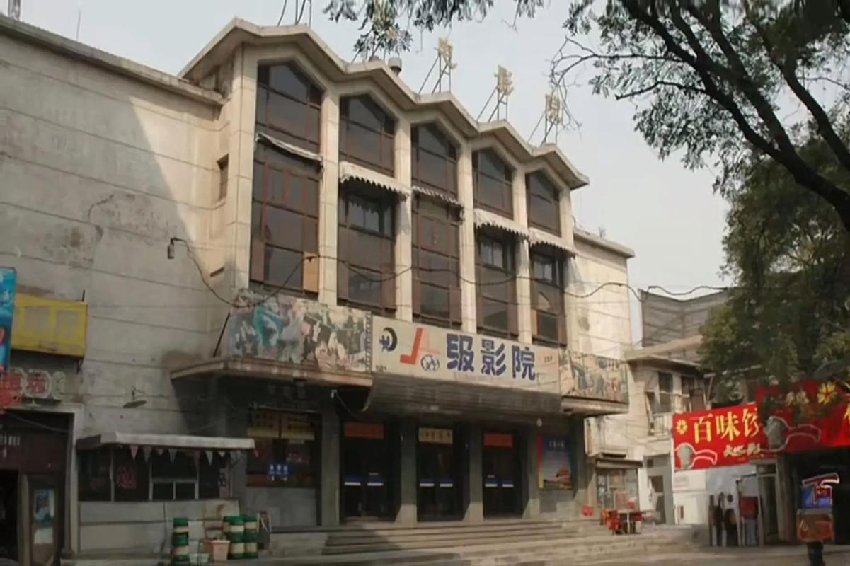 黑丝 av的相关介绍