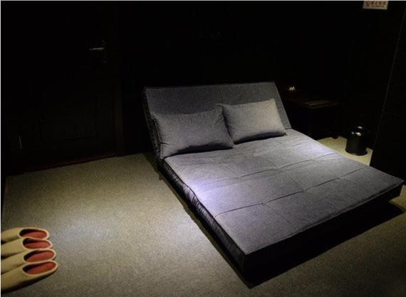 女人十八免费看的相关介绍