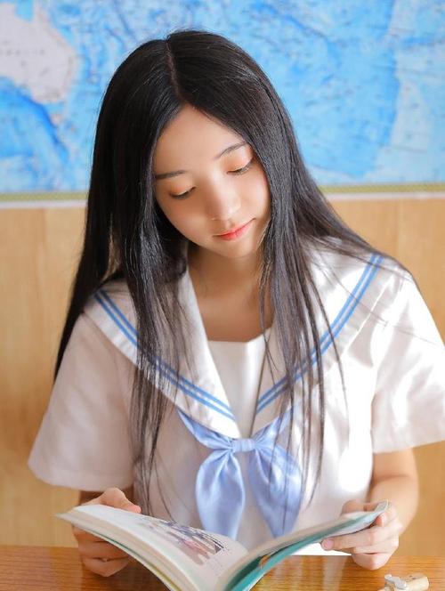手掌偏黄的是什么原因女性的相关介绍