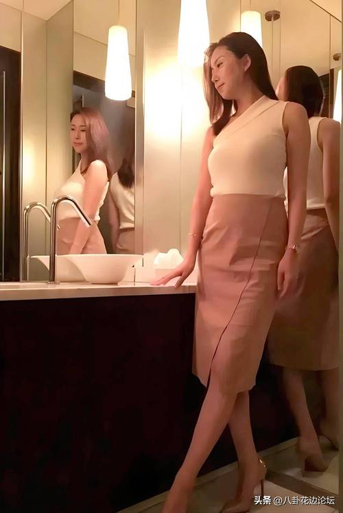 美女人妻少妇一区二区的相关介绍
