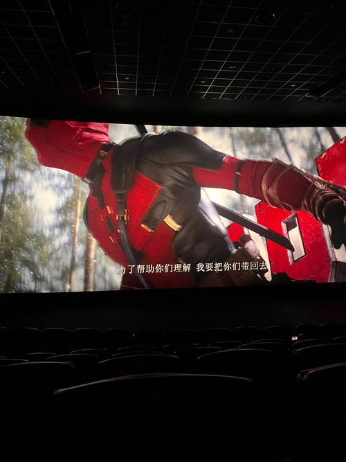一边亲一边弄一边摸的相关介绍