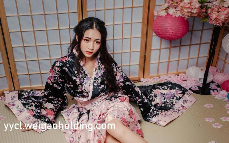 操了女老师的逼的相关介绍