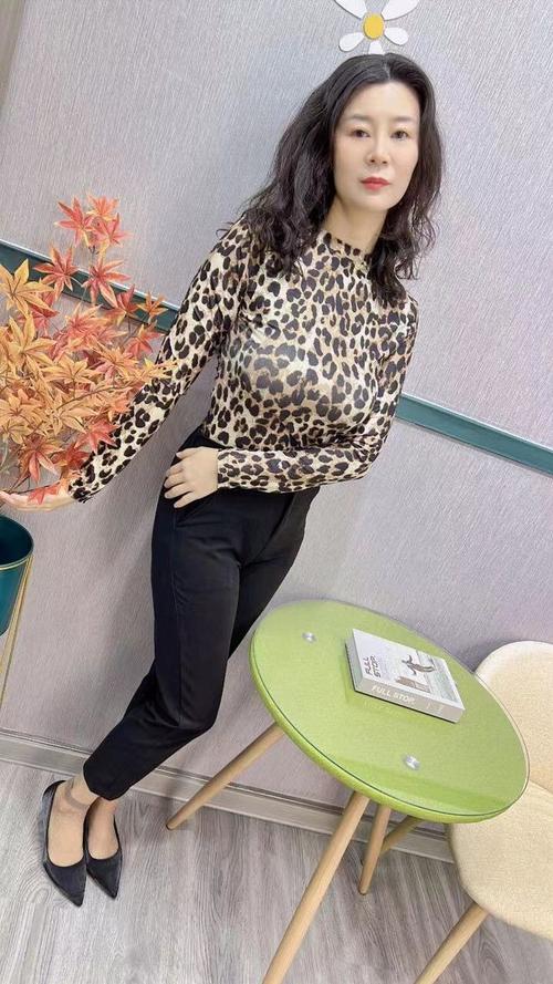 诱人的女秘书的相关介绍