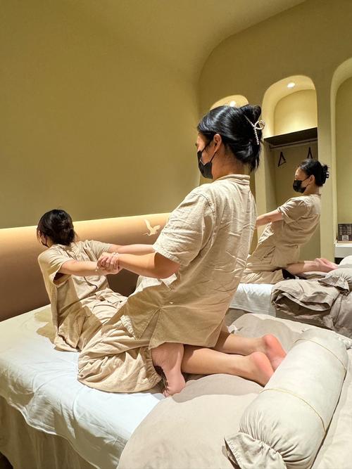 巨乳女秘书在线的相关介绍