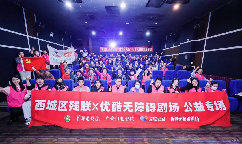 被c哭着爬走挺进h校花小说的相关介绍