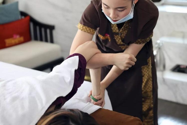 av熟女黑丝的相关介绍