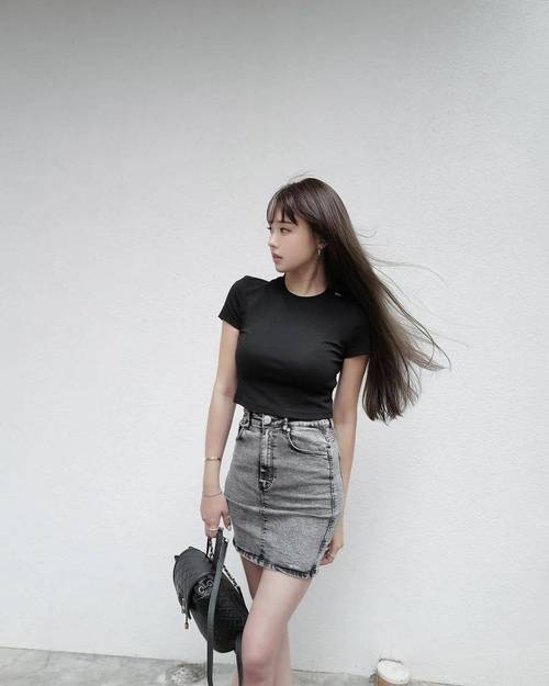 女生白色分泌物有点发黄正常吗的相关介绍