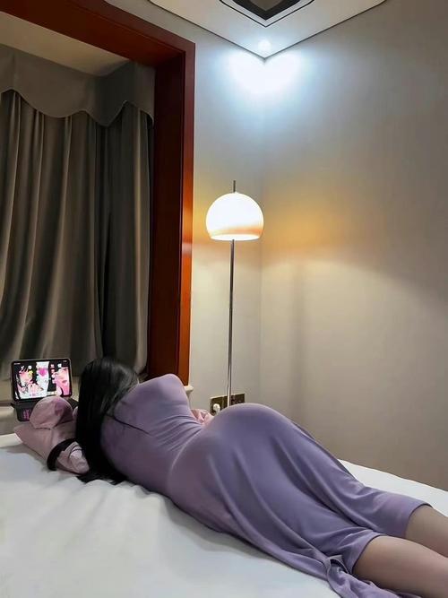 四个少妇精油按摩日本的相关介绍
