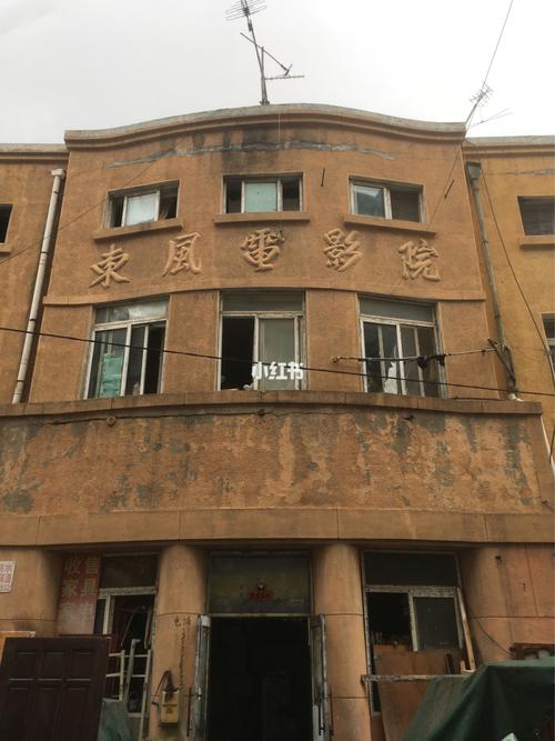 一边摸的相关介绍